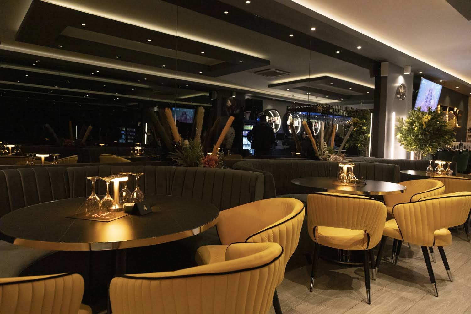 Epic Lounge interior